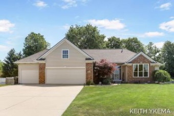 6032 Lytham Court Hudsonville, MI 49426