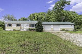 11086 W Washington Road Sumner, MI 48889