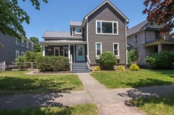 823 Leelanau Avenue Frankfort, MI 49635