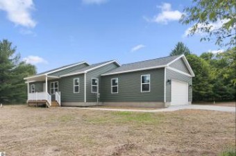 10598 W Rosted Road Lake City, MI 49651