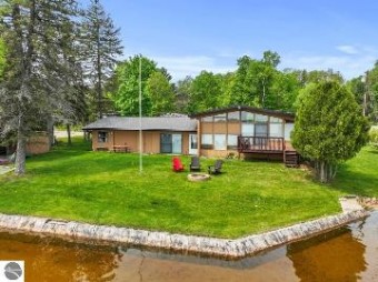 375 S Lake Drive Cadillac, MI 49601