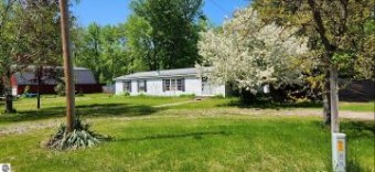 10798 Maple Mesick, MI 49668