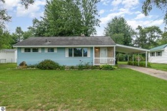 129 Elm Breckenridge, MI 48615