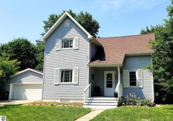 533 N Ithaca Street Ithaca, MI 48847