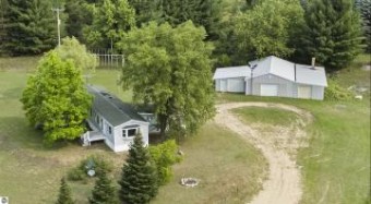 5767 S 23 Road Boon, MI 49618