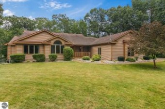 6199 Eagle Valley Drive Grawn, MI 49637