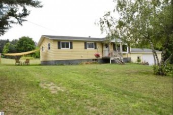 601 Bass Lake Road, Sw South Boardman, MI 49680