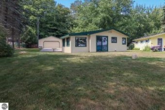 4037 Nw Torch Lake Drive Kewadin, MI 49648