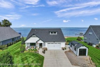 4888 W Houghton Lake Drive Houghton Lake, MI 48629