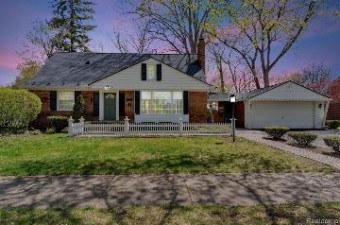 15138 Woodworth Redford, MI 48239