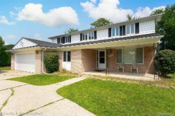 29390 Sharon Lane Southfield, MI 48076