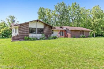 37715 Palma Road New Boston, MI 48164