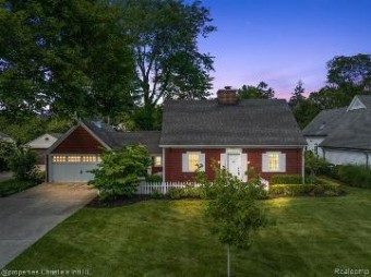 528 Shoreham Road Grosse Pointe Woods, MI 48236