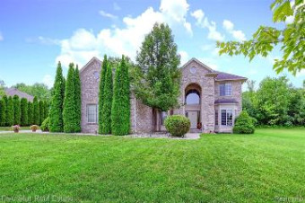 2342 Village Woods Drive Grand Blanc, MI 48439