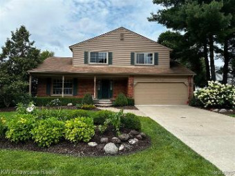 1994 Teaneck Circle Wixom, MI 48393