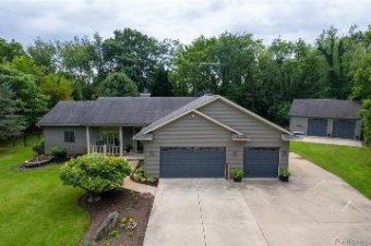 12861 Mckinley Heights Drive Chelsea, MI 48118