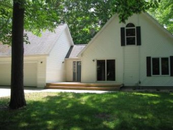 6075 Old State Farwell, MI 48622