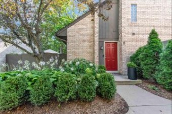 41350 Woodward 8 Bloomfield Hills, MI 48304