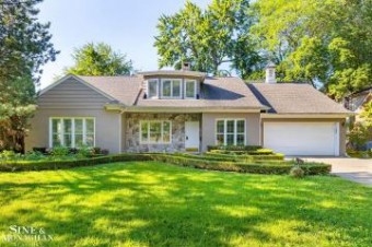 73 Hawthorne Grosse Pointe Shores, MI 48236