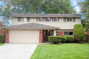 19982 W Doyle Grosse Pointe Woods, MI 48236