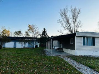 5225 Edgar Road Six Lakes, MI 48886