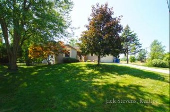 464 Lincoln Street Coopersville, MI 49404