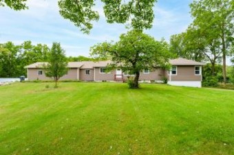 27678 4th Avenue Gobles, MI 49055