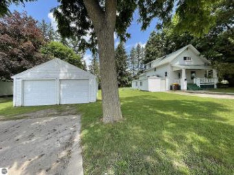 516 Orchard Alma, MI 48801