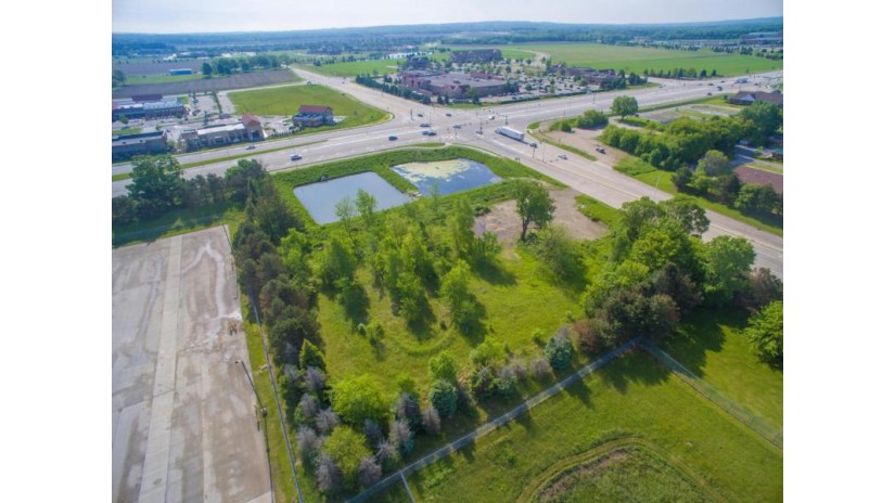 36250 E Valley Rd Oconomowoc, WI 53066 by Lakefront Realty, LLC $1,050,000