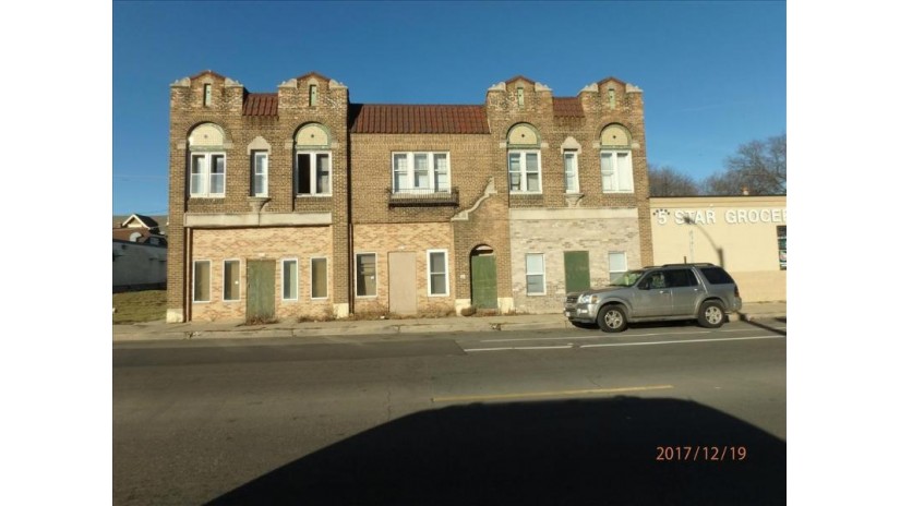 5008 W Center St 5016 Milwaukee, WI 53210-2358 by Redevelopment Authority City of MKE $40,000
