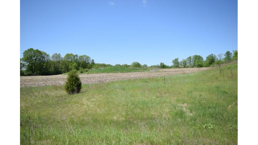 LT2 Spring Ct CSM5655 Newburg, WI 53095 by Emmer Real Estate Group $395,000