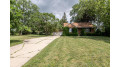 5922 52nd St Kenosha, WI 53144 by Ruffolo Team Real Estate, LLC $575,000