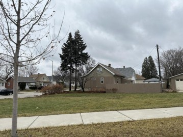 9201 W National Ave, West Allis, WI 53227