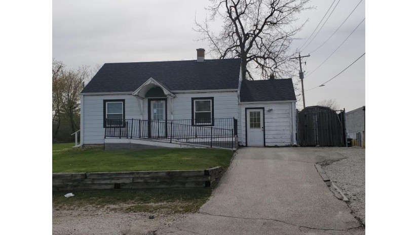 4901 S 27th St Greenfield, WI 53221 by Coldwell Banker Realty $375,000