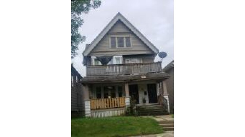 2429 W Auer Ave 2431 Milwaukee, WI 53206 by Coldwell Banker Realty $80,000