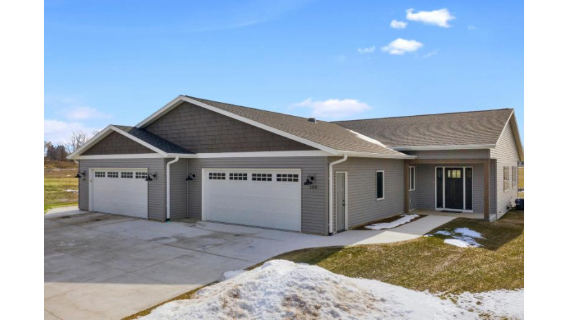 505 Raybern Ct Random Lake, WI 53075 by Redefined Realty Advisors LLC - 2627325800 $374,900