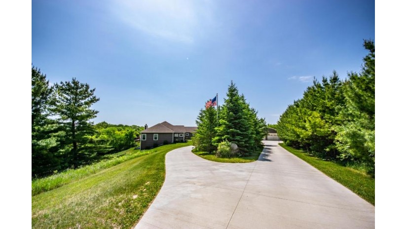 N5194 Blue Valley Rd Herman, WI 53027 by Emmer Real Estate Group $1,495,000