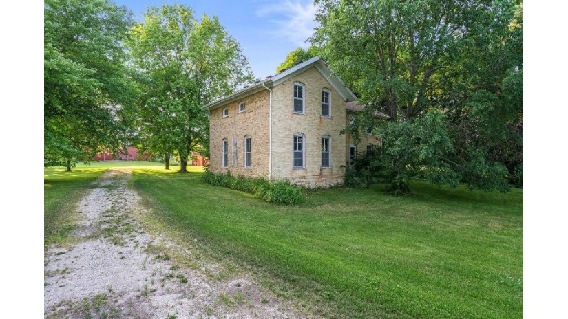 W1851 Creek Rd Ashippun, WI 53066 by Mahler Sotheby's International Realty $3,900,000