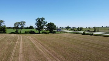 950 East Ave, Lomira, WI 53048-0000