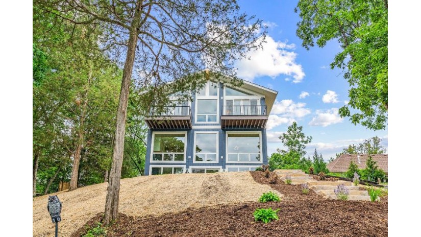 2828 N Interlaken Dr Summit, WI 53066 by Compass RE WI-Northshore $3,350,000