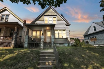 2861 N 24th St, Milwaukee, WI 53206-1110