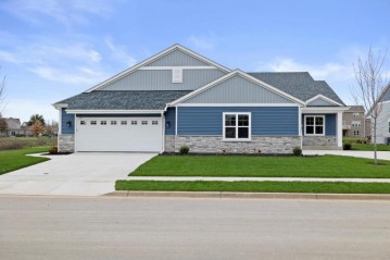 1588 Weston Ridge Rd, Oconomowoc, WI 53066-3409