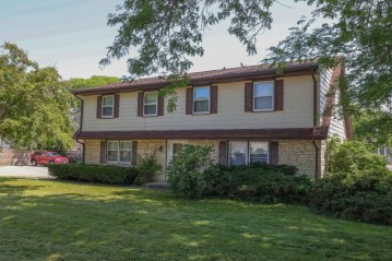 4929 Chester Ln, Caledonia, WI 53402-2403