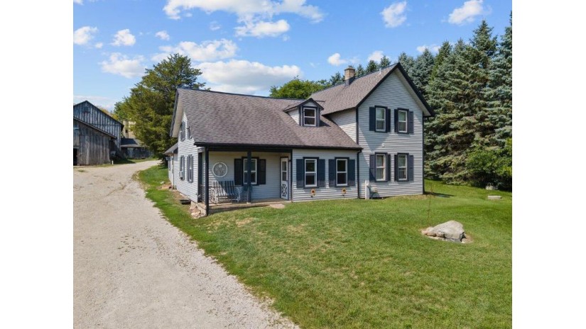 6995 N Oak Rd Trenton, WI 53090 by Coldwell Banker Realty $998,000