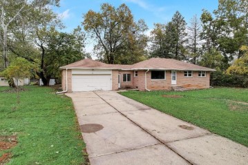 3620 W Southland Dr, Franklin, WI 53132