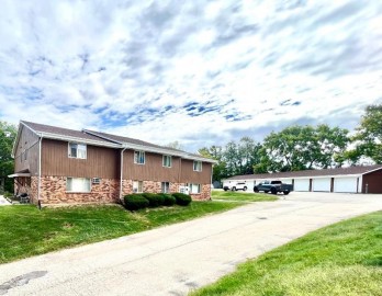 2101 Green Tree Rd, West Bend, WI 53090-1468
