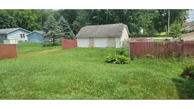 315 Second St Fox Lake, WI 53933 by EXP Realty, LLC~MKE $49,900