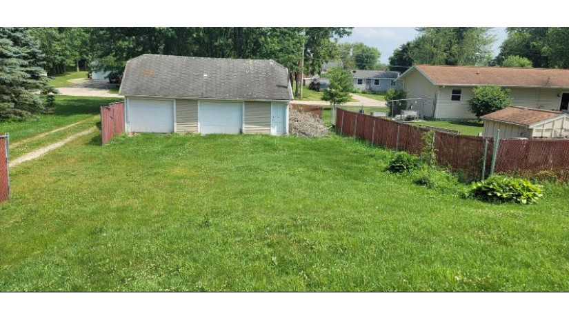 315 Second St Fox Lake, WI 53933 by EXP Realty, LLC~MKE $49,900