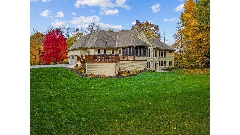 4056 Foxbury Ct Polk, WI 53086 by Hanson & Co. Real Estate $1,375,000