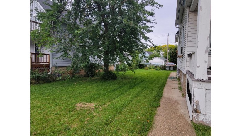 4727 N Hopkins St Milwaukee, WI 53209 by Realty Dynamics $129,995